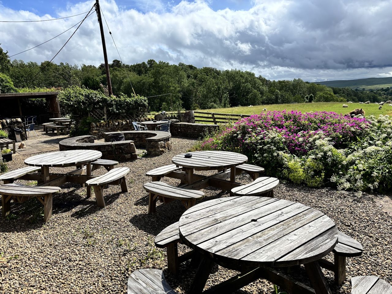 Hollybush Inn