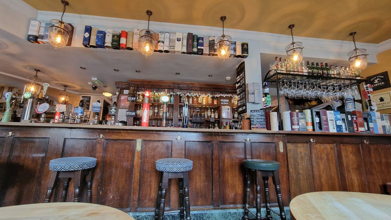 The Rose And Crown